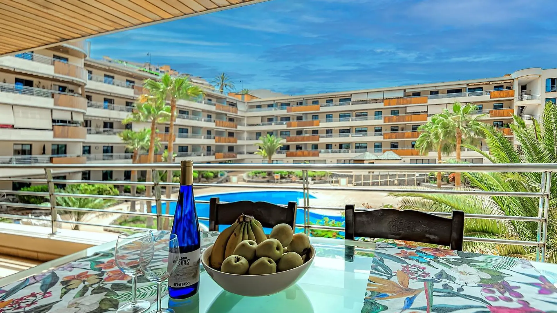 Cozy Holiday Home 2 Bed 2 Bath Balcon Los Gigantes location